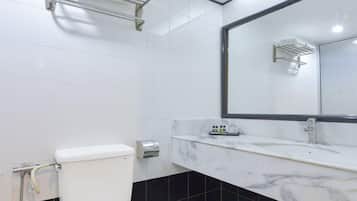Shower, free toiletries, hair dryer, towels