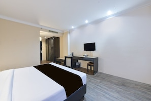 Deluxe Triple | In-room safe, iron/ironing board, free WiFi, alarm clocks - Sunday Malacca Formerly Tun Fatimah (Malacca City)