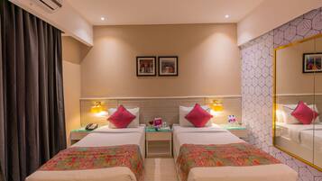 Deluxe Twin Room | 1 bedroom, premium bedding, minibar, in-room safe