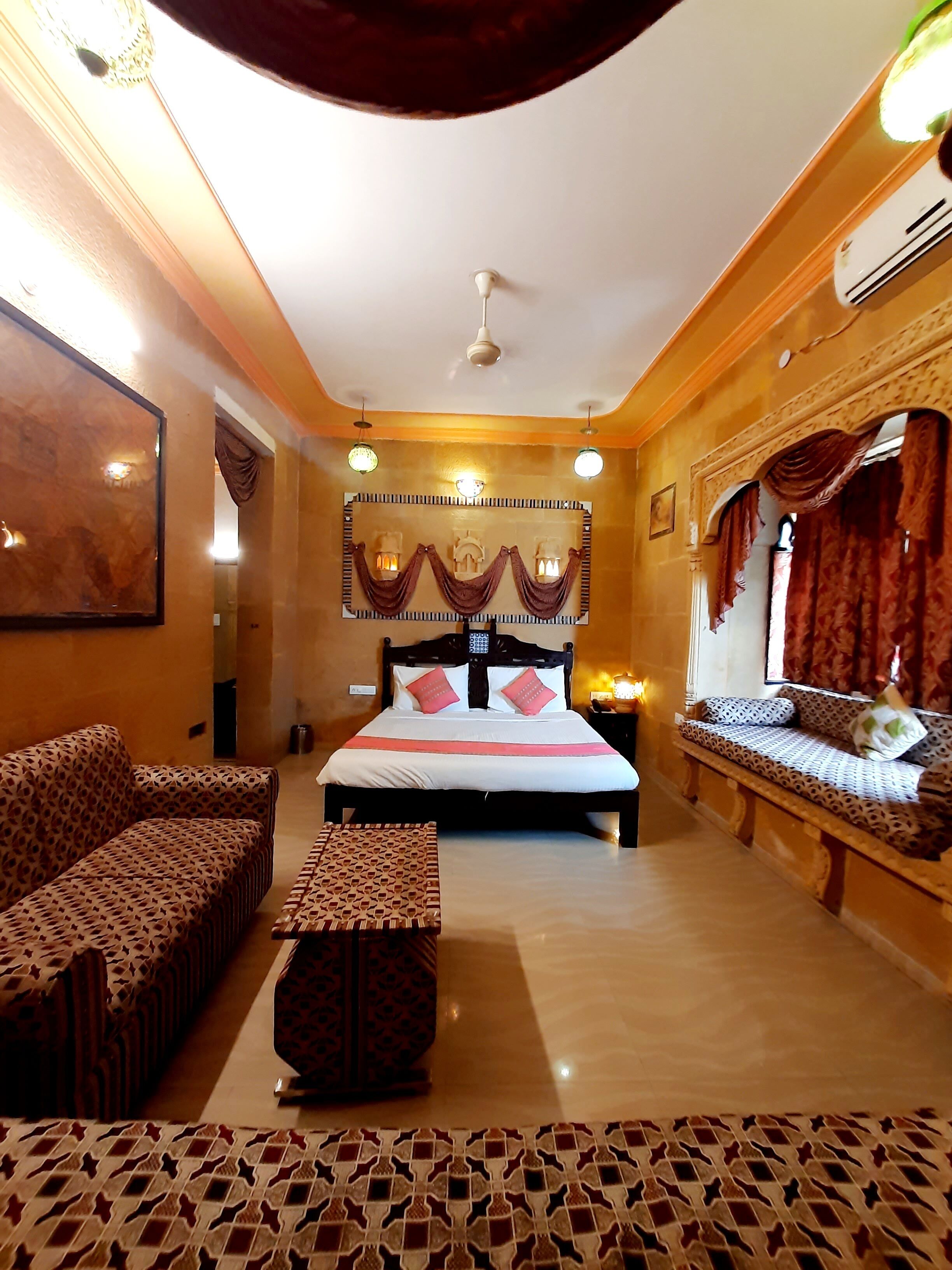 deluxe suite | 1 bedroom, premium bedding, down duvets, in-room safe