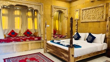 Deluxe Suite | Premium bedding, down comforters, in-room safe, desk