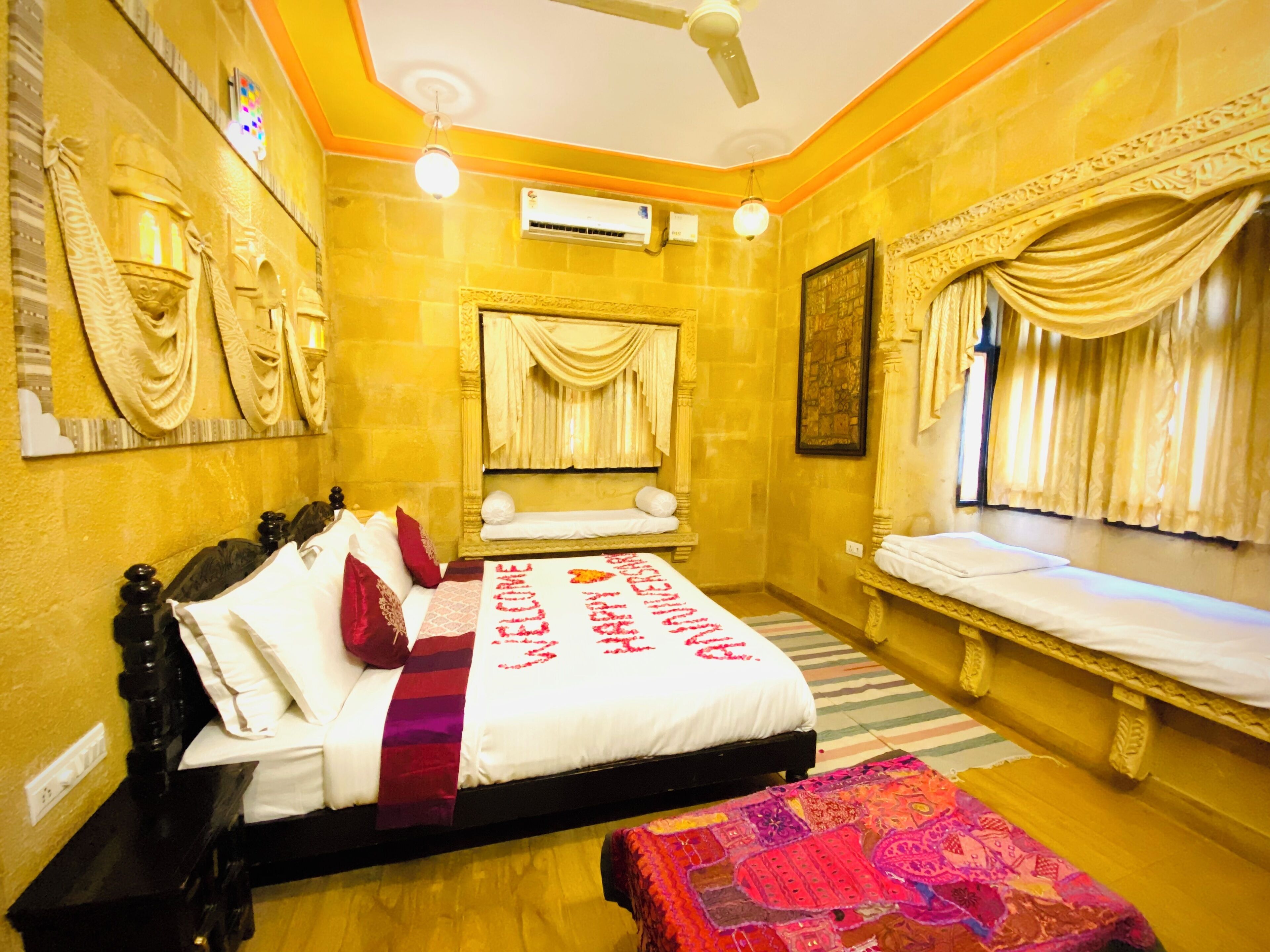 deluxe suite | 1 bedroom, premium bedding, down duvets, in-room safe