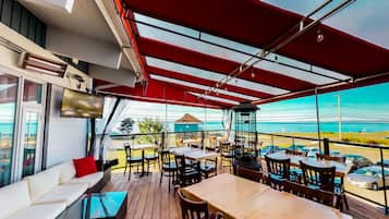 Tempat makan luar