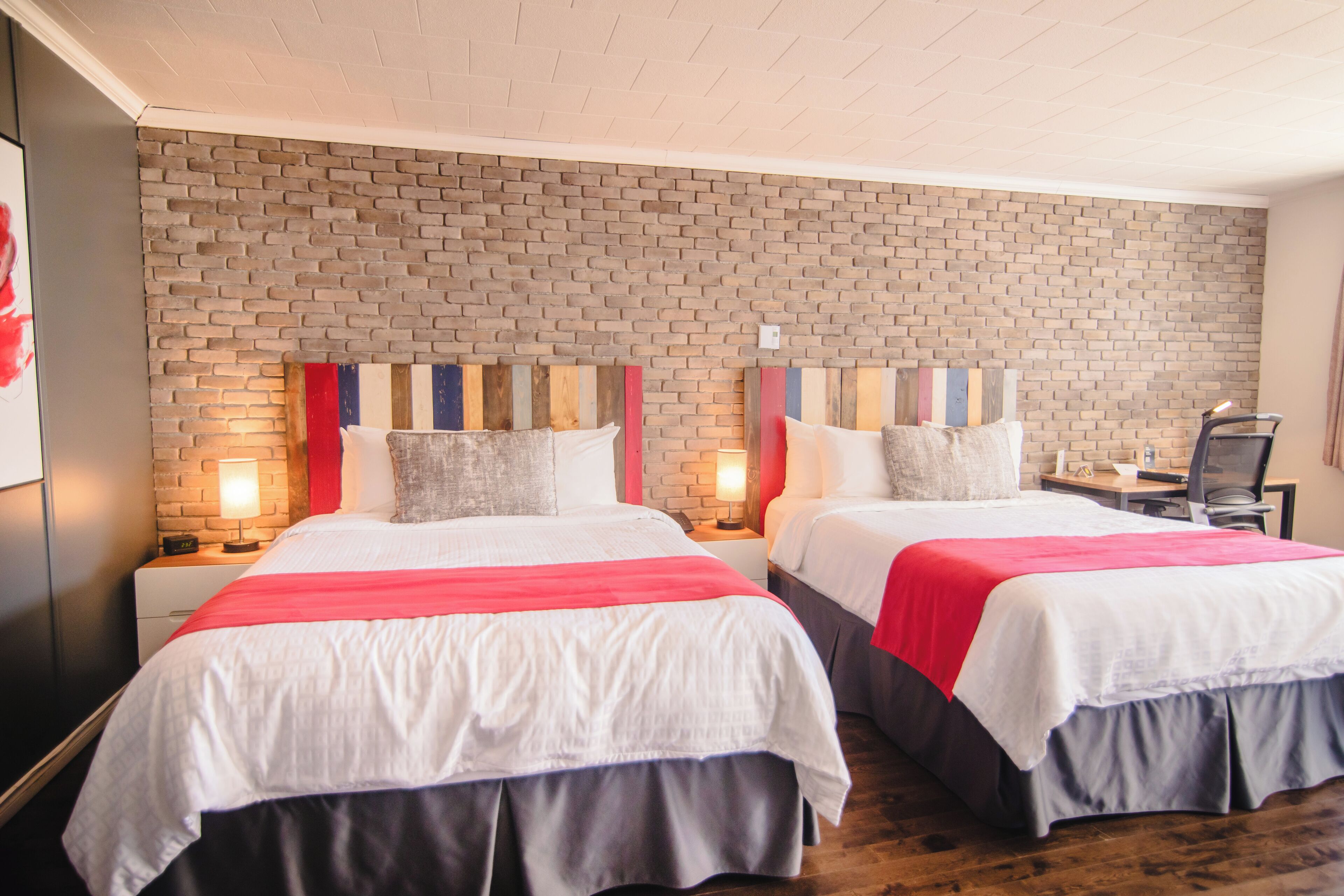 办公桌、遮光窗帘、熨斗/熨衣板、免费 WiFi