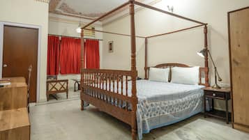 Super Deluxe Studio | Premium bedding, memory-foam beds, desk, blackout curtains