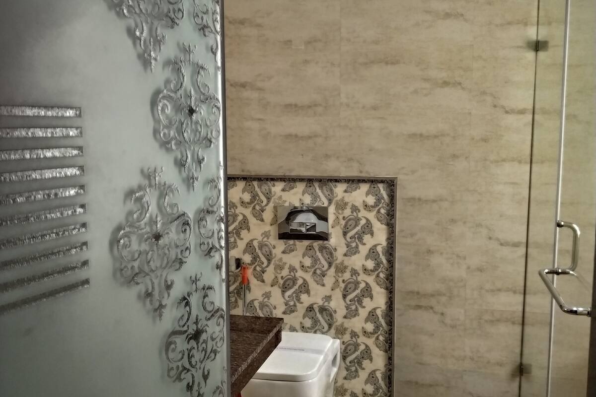 super deluxe  | bathroom | shower, free toiletries, hair dryer, bathrobes