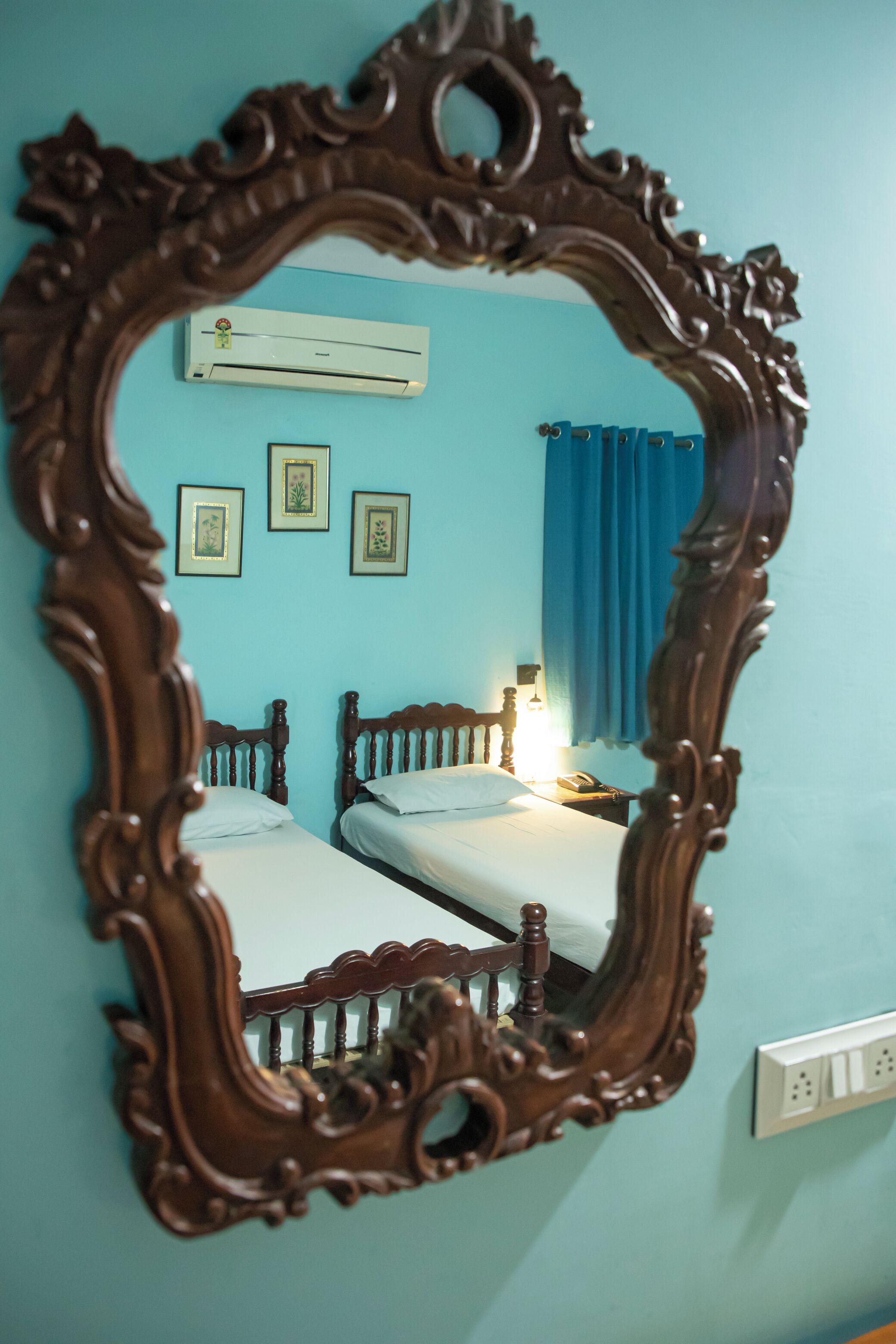 1 bedroom, premium bedding, memory-foam beds, desk