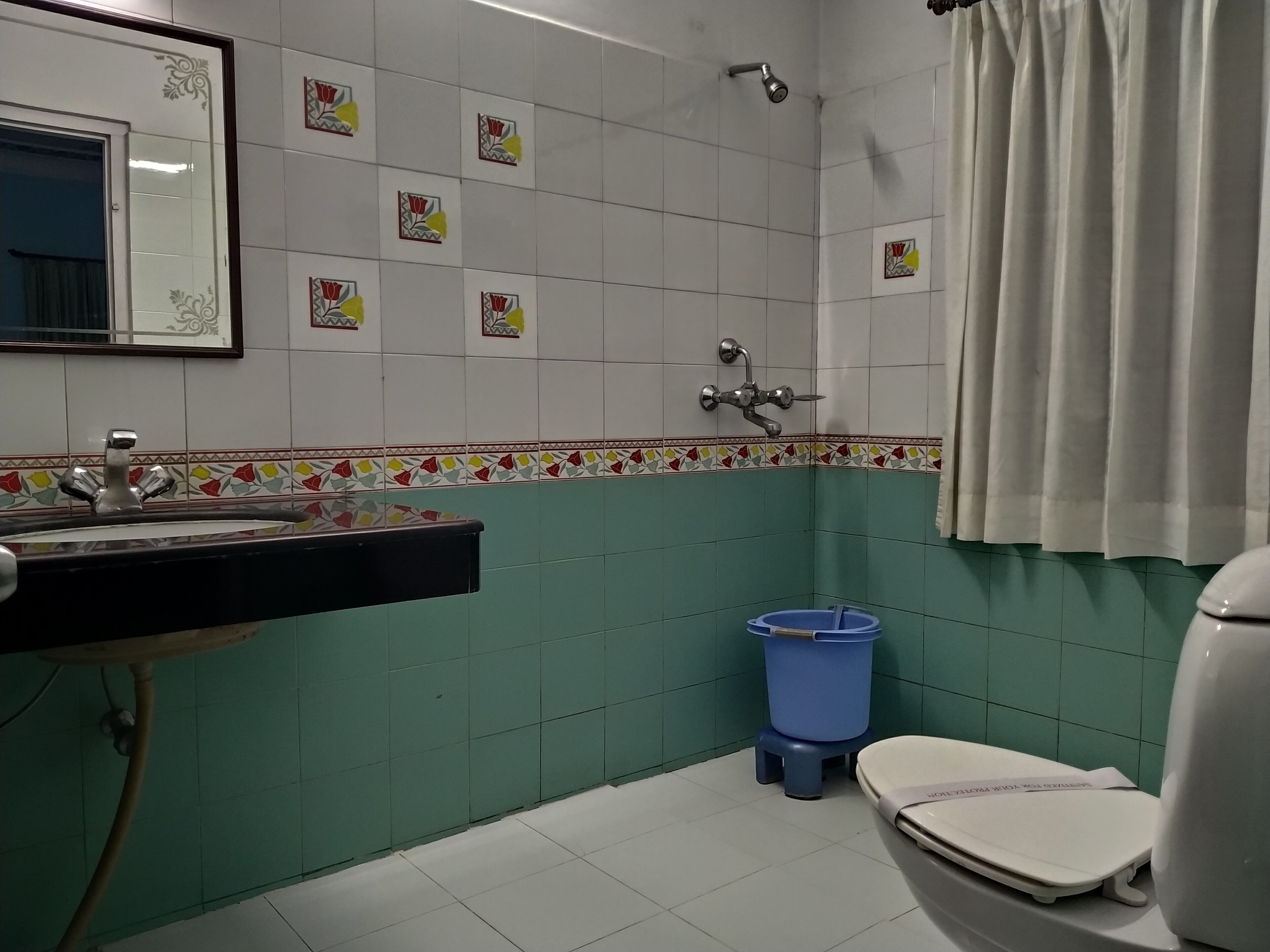 shower, free toiletries, hair dryer, bathrobes