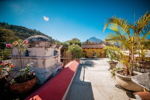 Terrace/patio - Hotel Sor Juana (Antigua Guatemala)