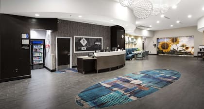 Hampton Inn & Suites Raleigh Downtown