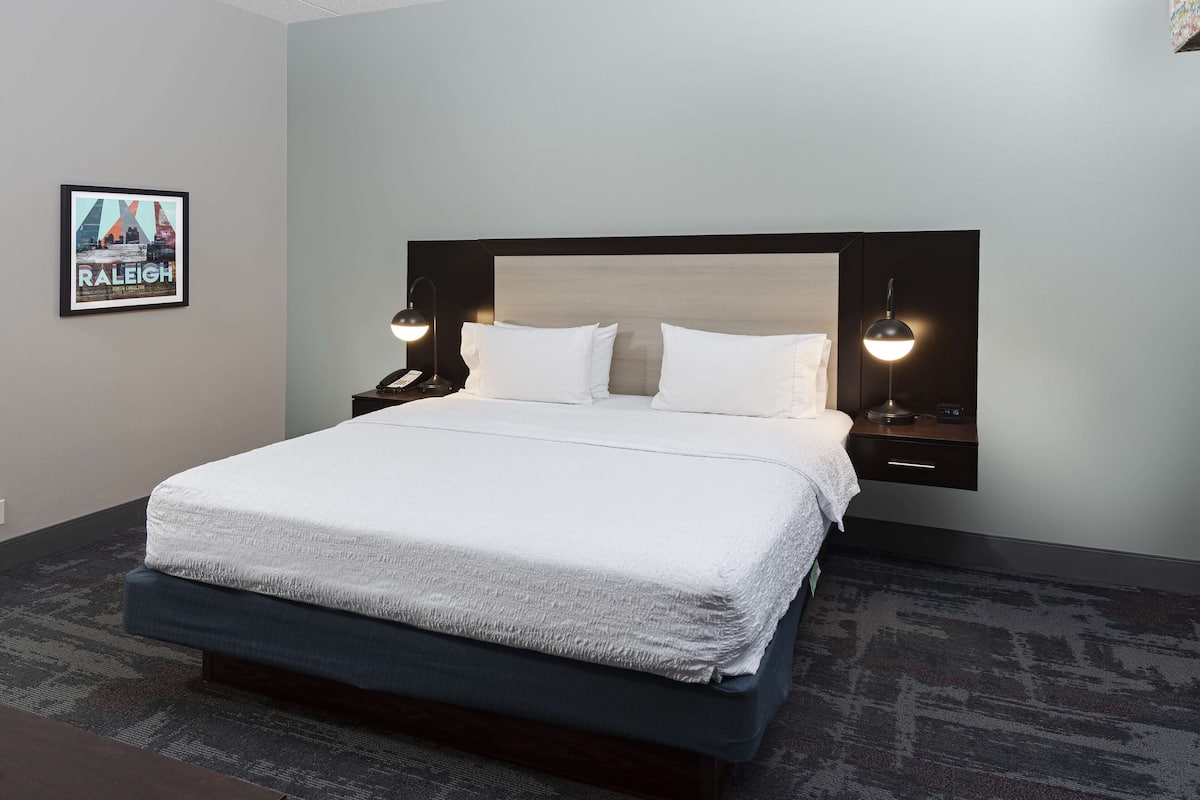 Studio, 1 King Bed, Accessible, Non Smoking