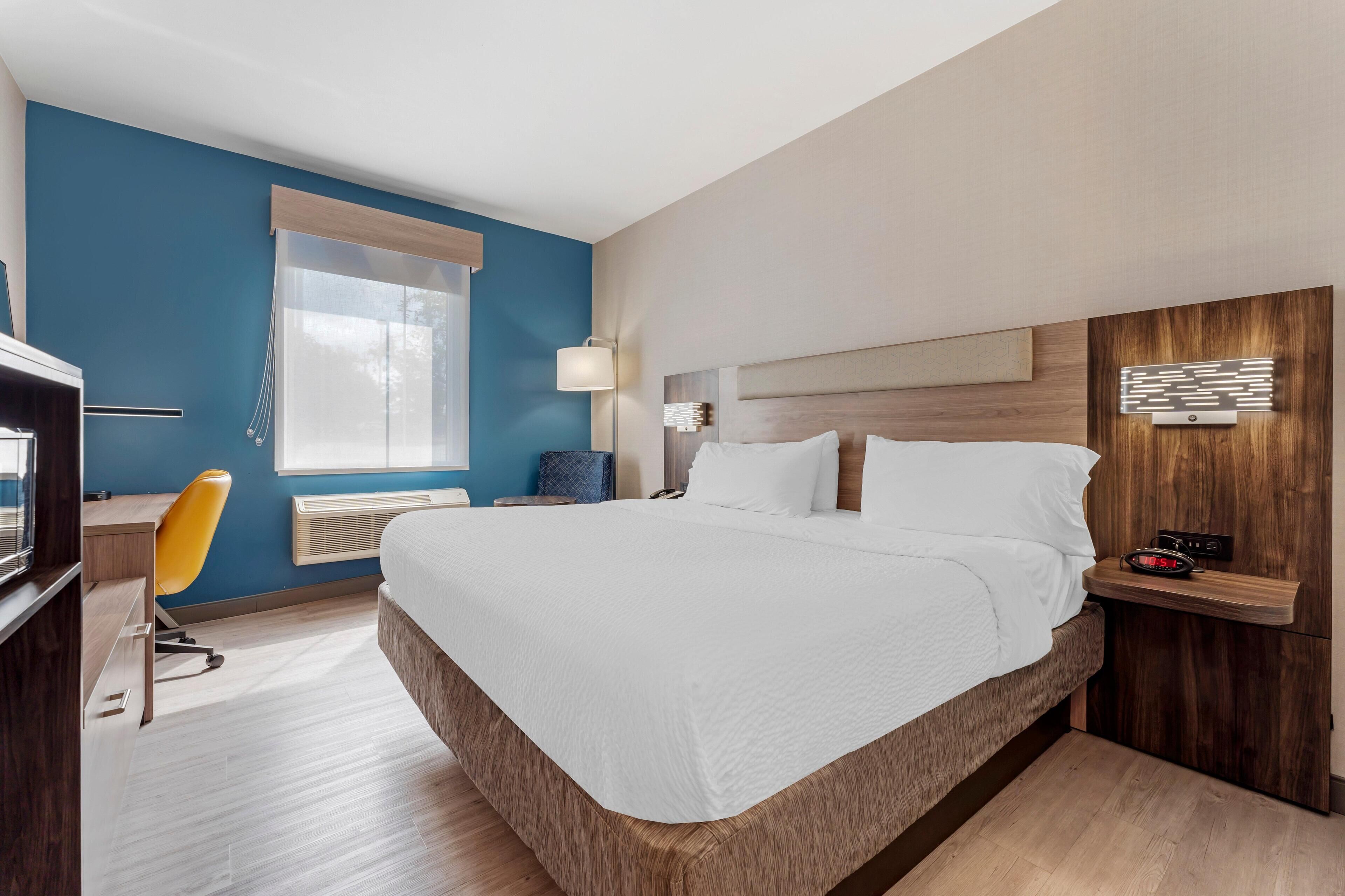 Hypo-allergenic bedding available, pillowtop beds, in-room safe, desk