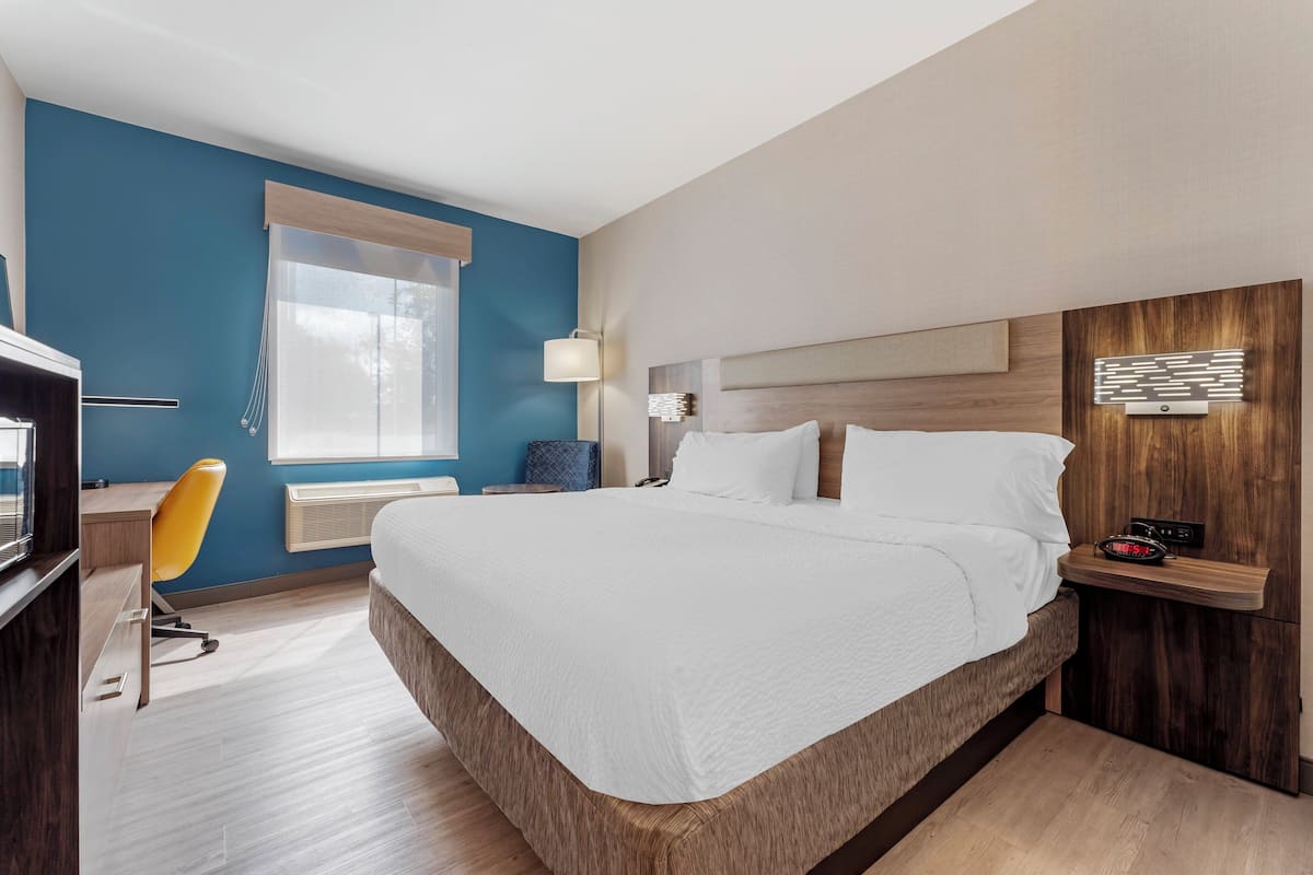 Hypo-allergenic bedding, pillow-top beds, in-room safe, desk