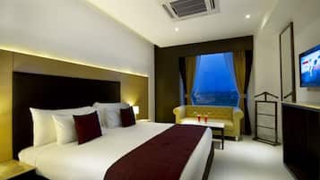 Winter Green Room | Minibar, in-room safe, desk