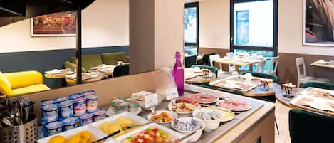 Daily buffet breakfast (EUR 15 per person)