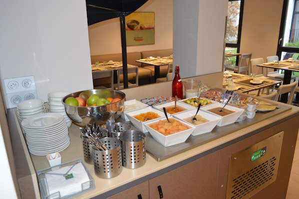 Morgenmadsbuffet hver dag (15 EUR pr. person)