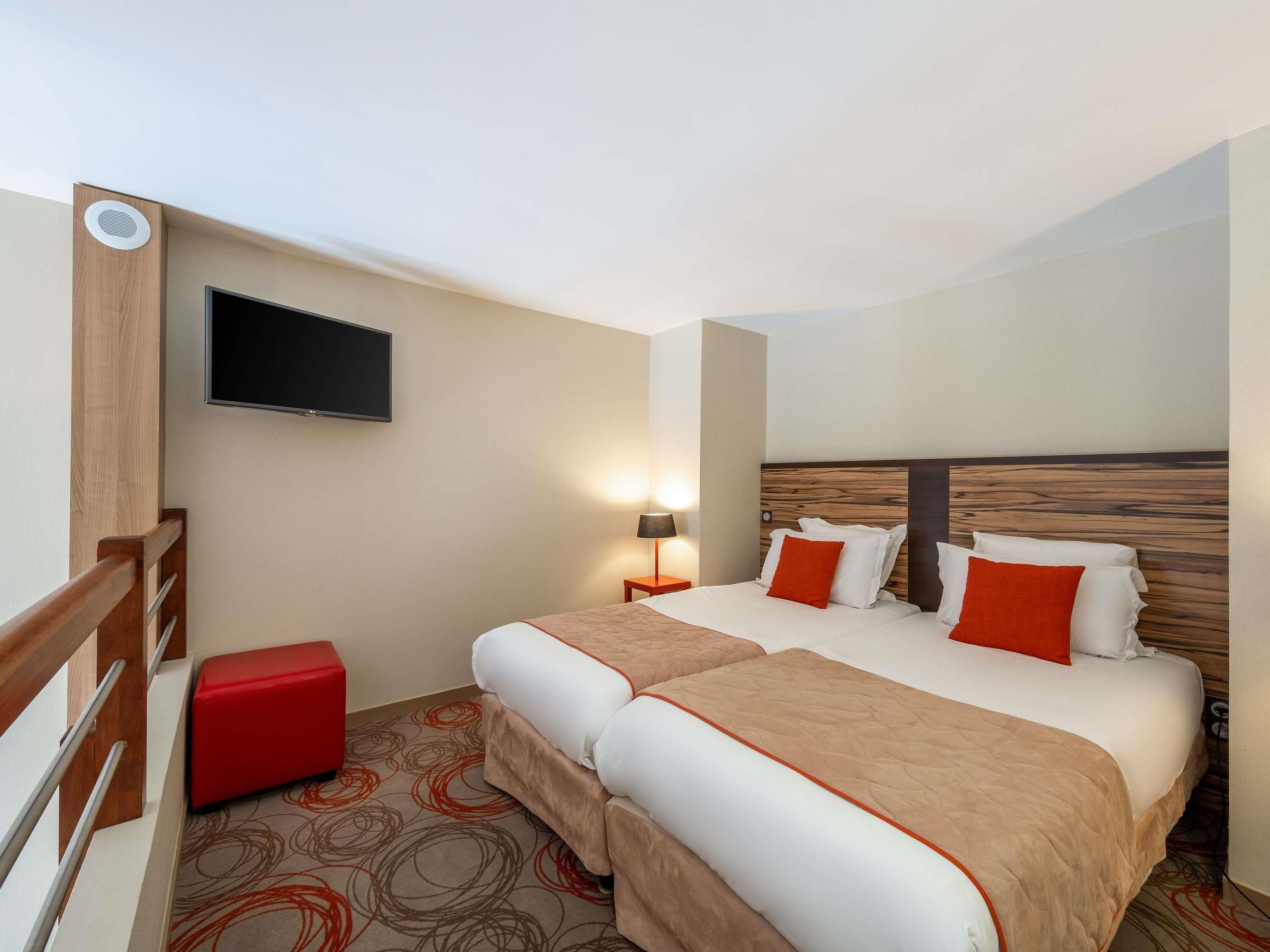 apartment duplex double bed + single bed | In-room safe, desk, laptop workspace, soundproofing