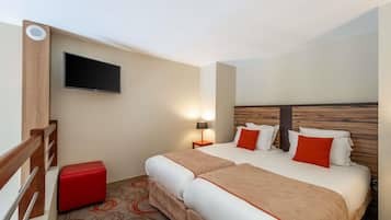 apartment duplex double bed + single bed | Caja de seguridad en la habitación y escritorio