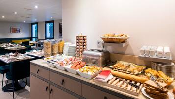 Daily buffet breakfast (EUR 15 per person)