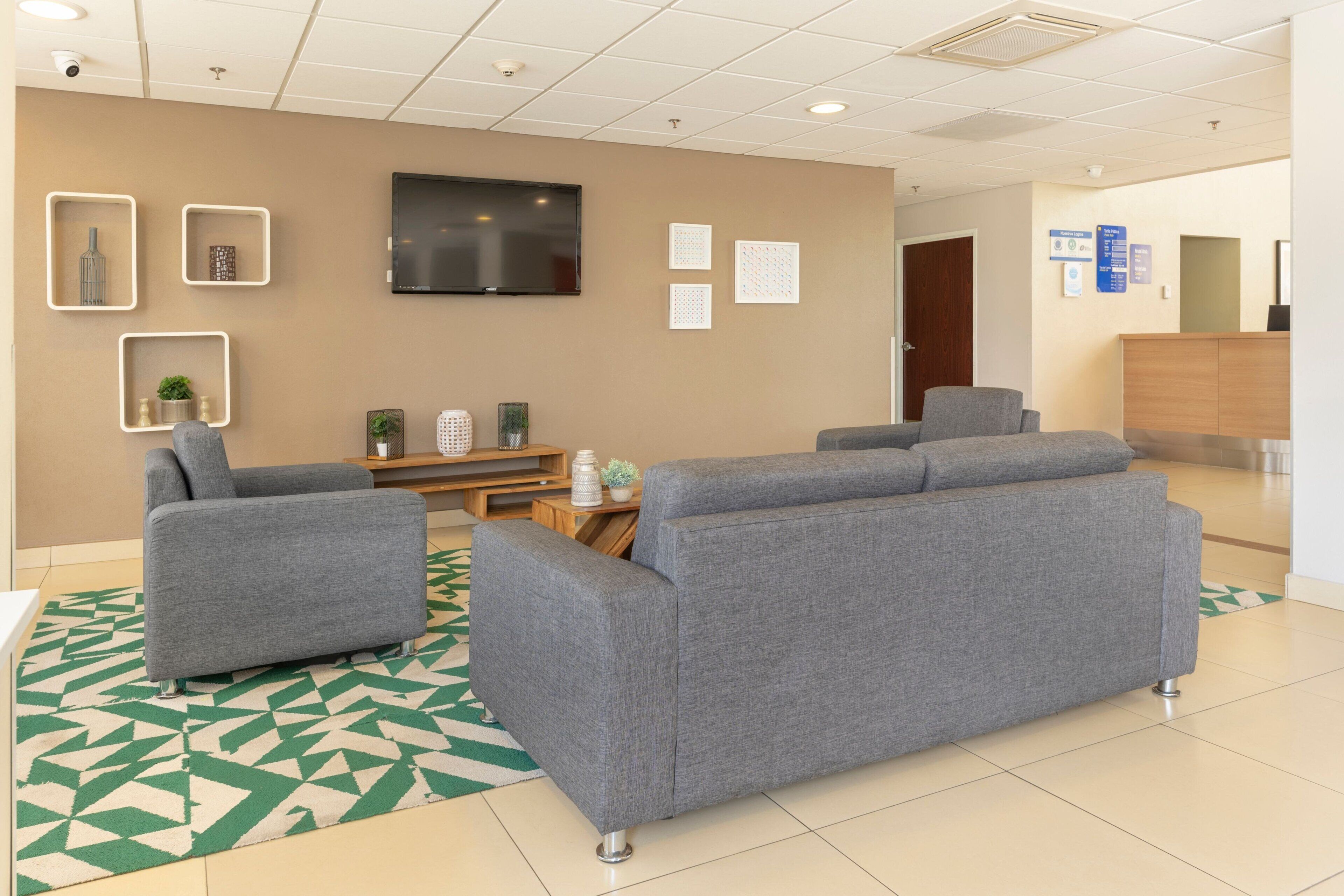 32-inch flat-screen tv with cable channels, tv