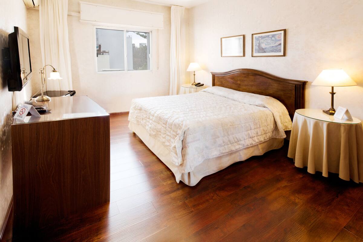 Minibar, in-room safe, desk, free cots/infant beds