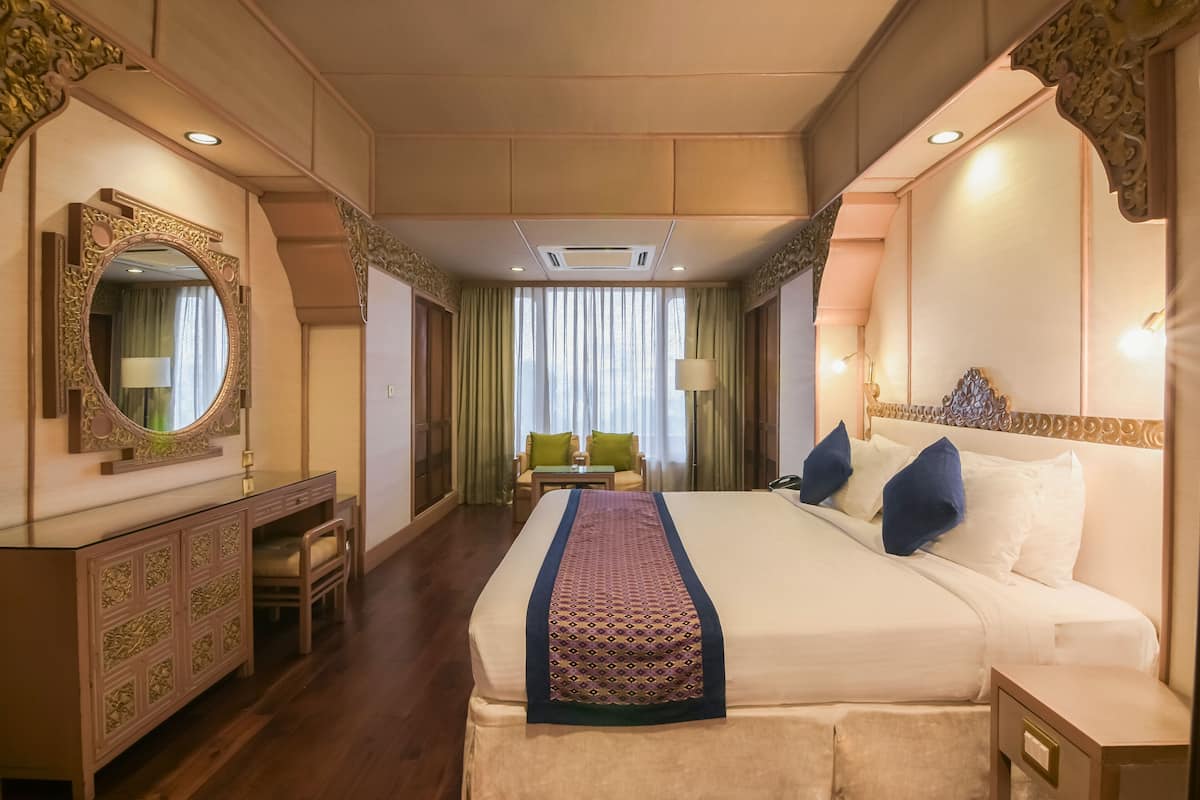 Tibetan Presidential Suite | Premium bedding, minibar, in-room safe, desk