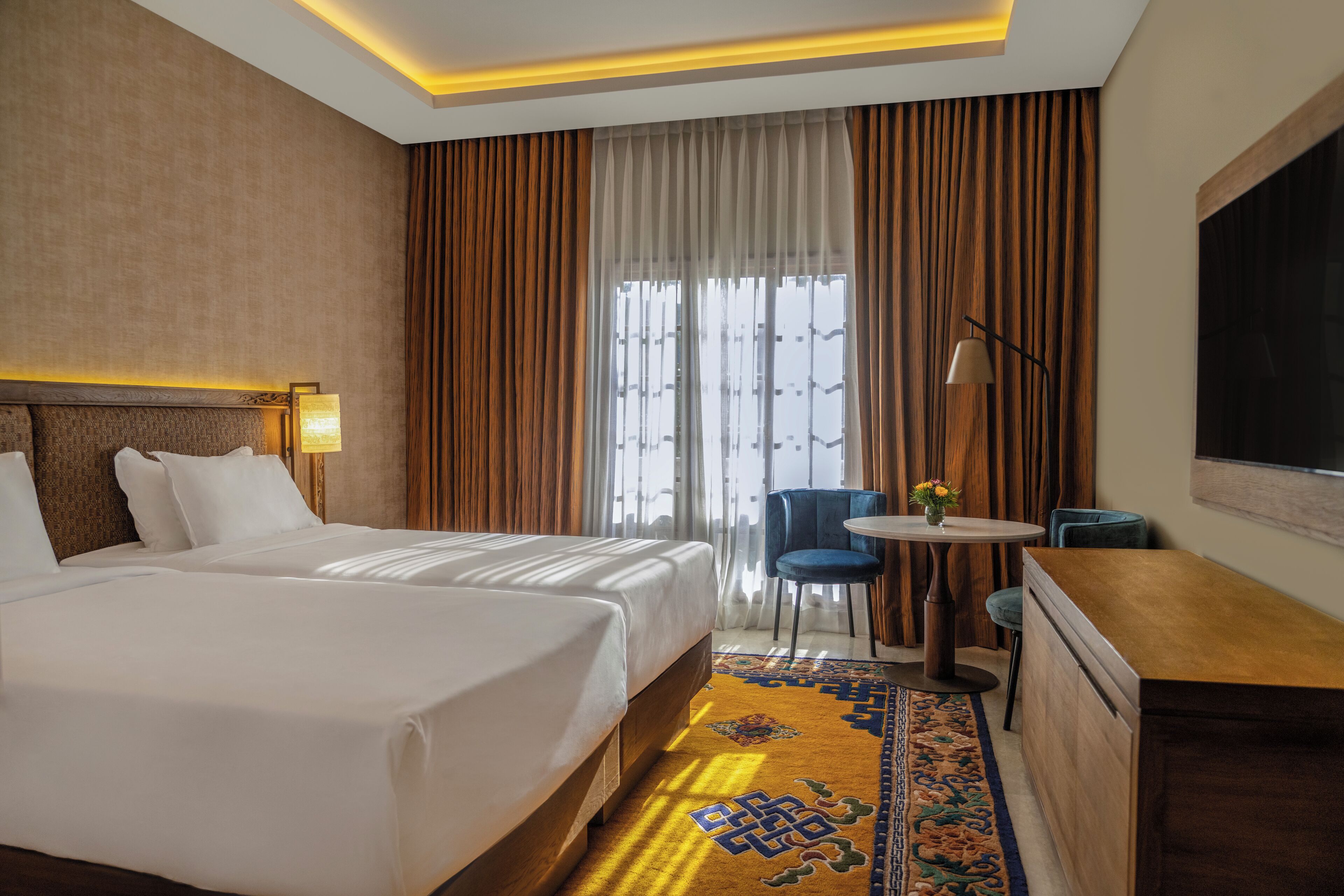 俱樂部雙床房 (Shangrila) | 高級寢具、迷你吧、客房內保險箱、書桌