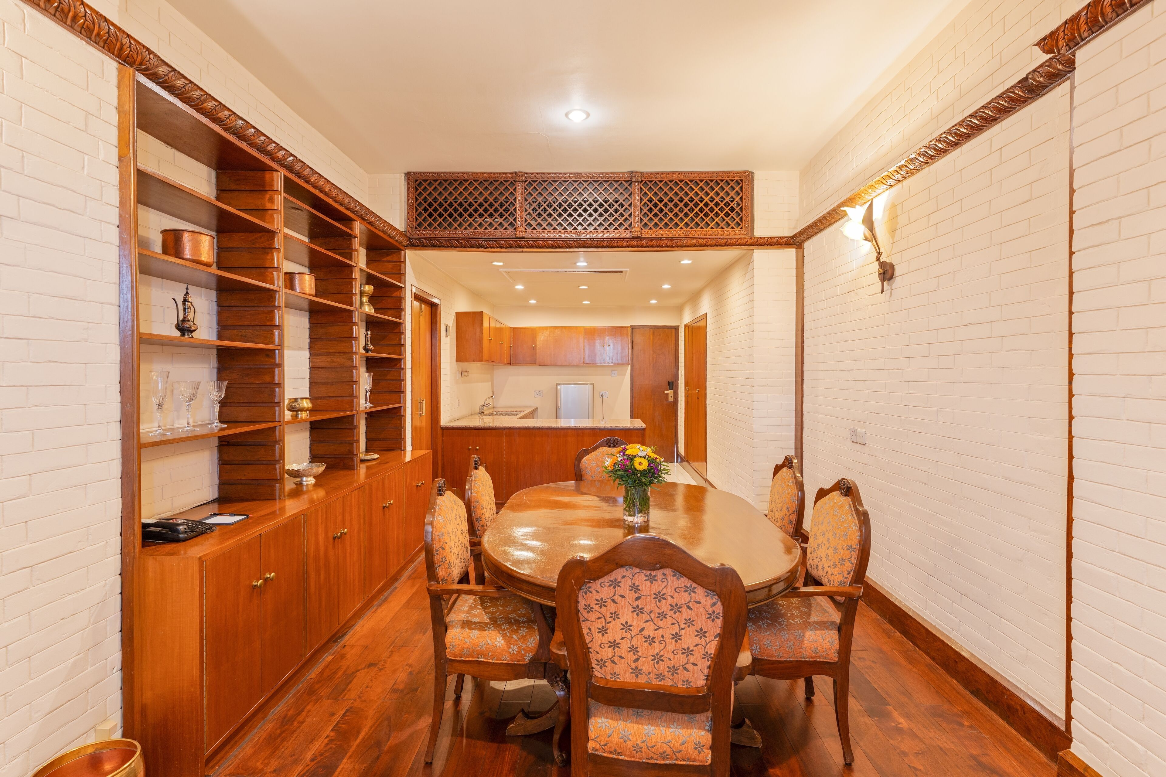Newari Presidential Suite | Dining room