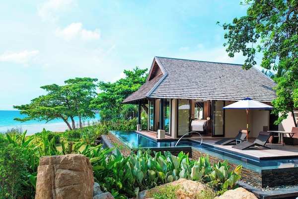 Villa, 1 King Bed, Beachfront (Tropical Villa) | Premium bedding, minibar, in-room safe, desk