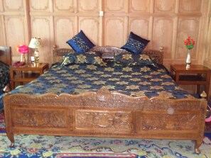 Room - Alif Laila Group of Houseboats (Srinagar)