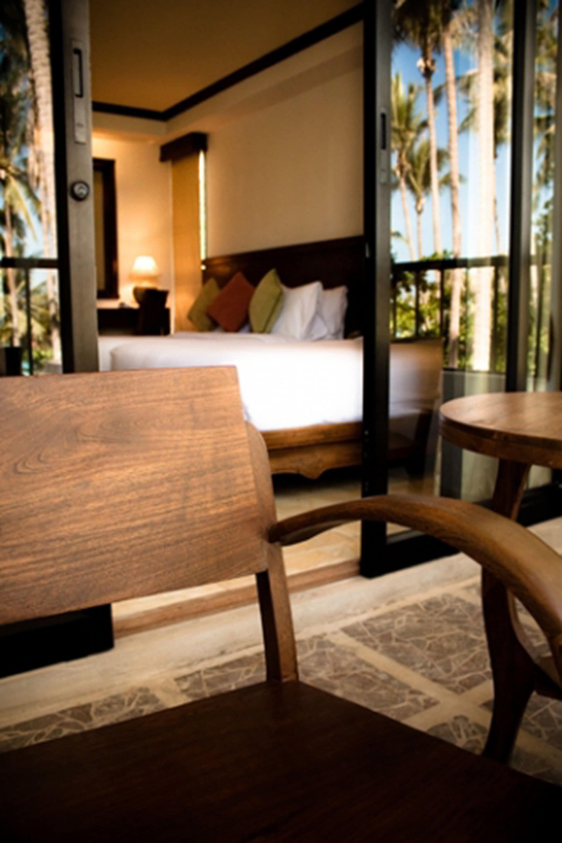 Luxury Room, Sea View | Hypo-allergenic bedding, minibar, in-room safe, desk