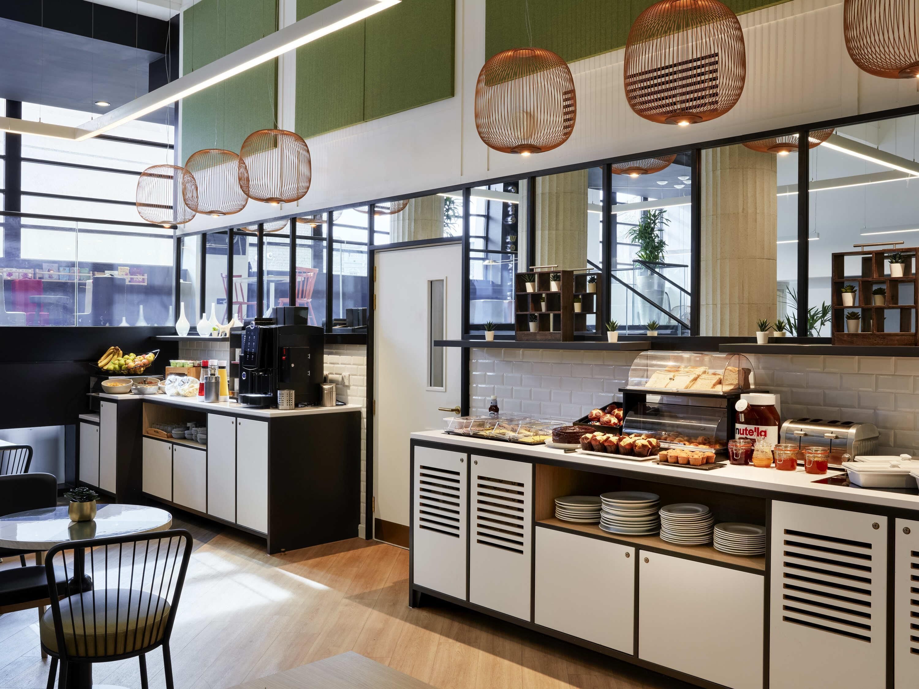 Frukost att ta med varje dag (GBP 16.50 per person)