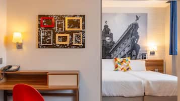 Apartment, 1 Bedroom | In-room safe, desk, laptop workspace, blackout drapes