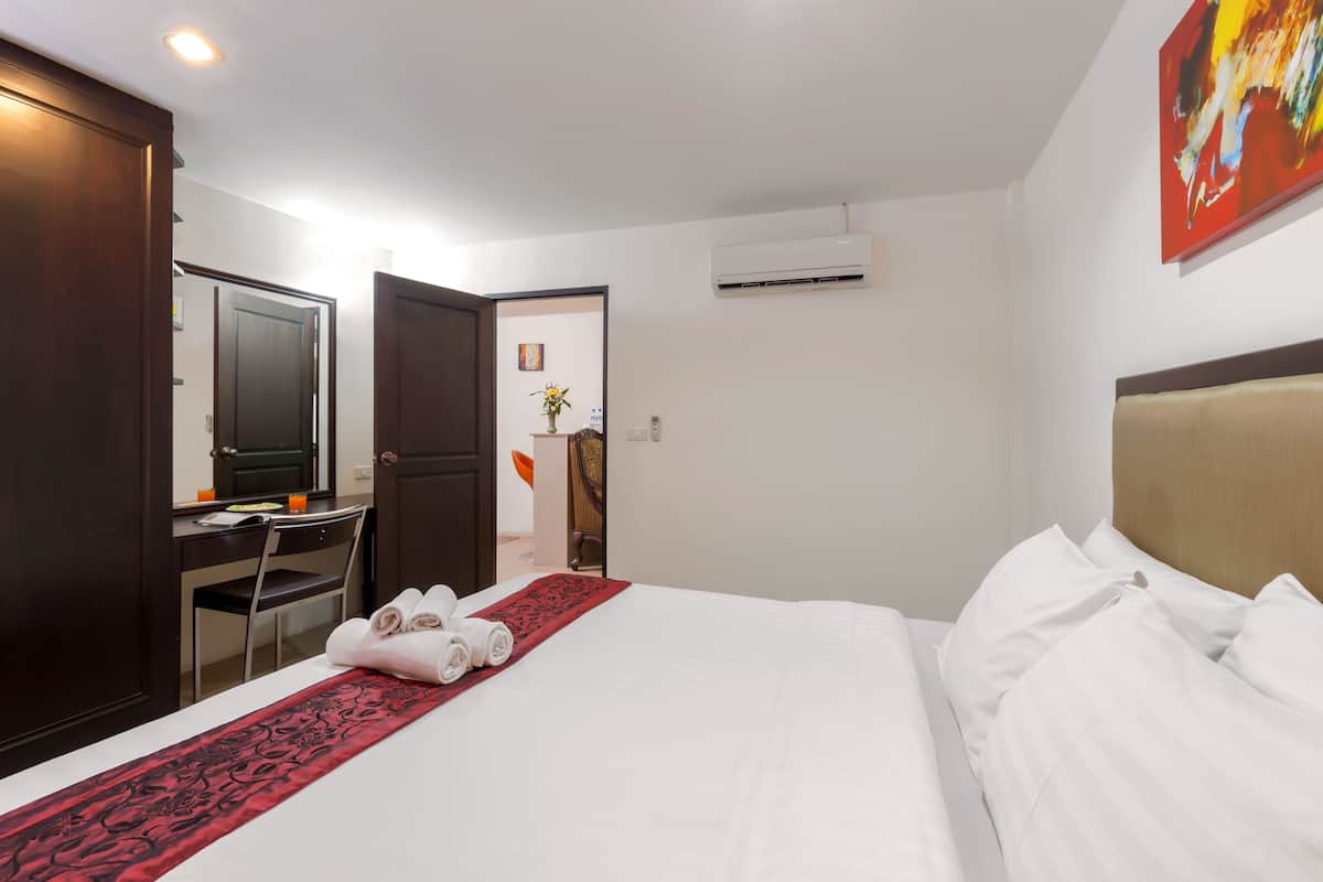 Ropa de cama de alta calidad, caja fuerte, escritorio y wifi gratis