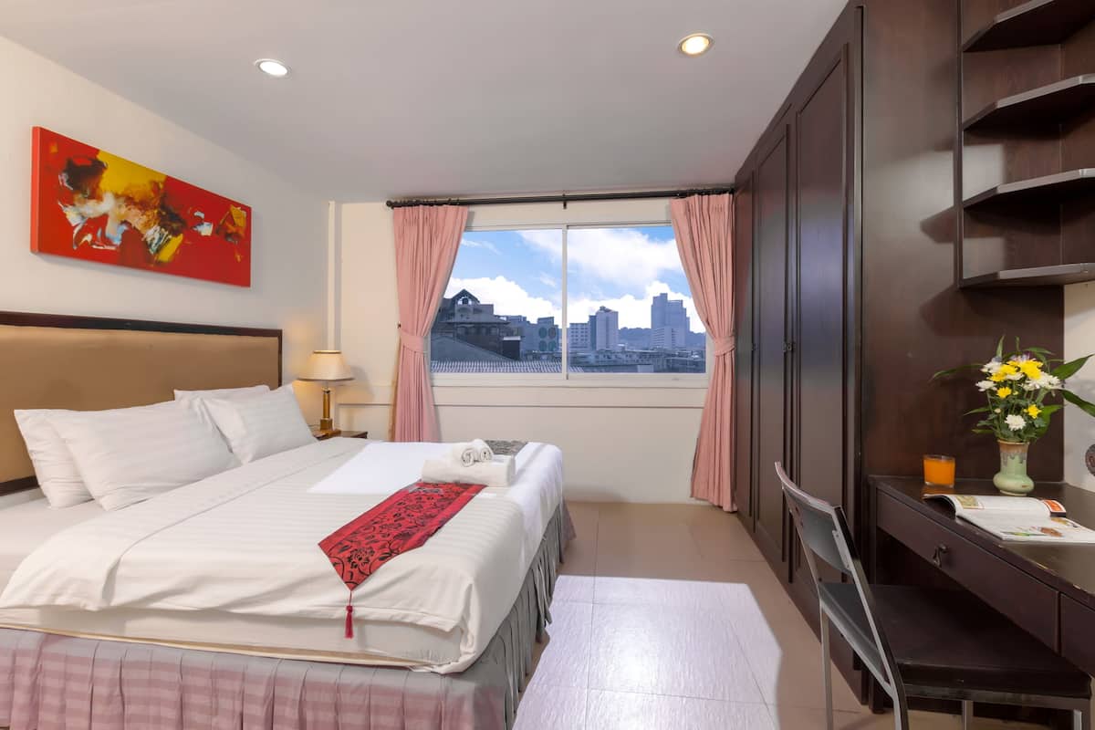 Ropa de cama de alta calidad, caja fuerte, escritorio y wifi gratis