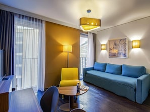 1 quarto, cofres nos quartos, escrivaninha, quartos à prova de som