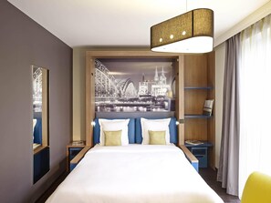 Studio, 1 Double Bed | In-room safe, desk, soundproofing, iron/ironing board - Aparthotel Adagio Köln City (Cologne)