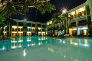 2 piscinas externas
