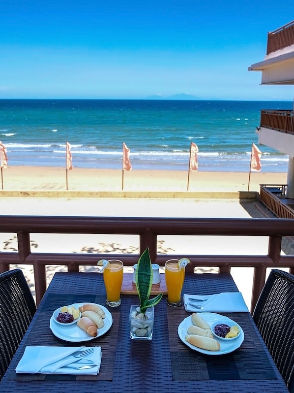 Daily local cuisine breakfast for a fee - Apple Tree Resort and Hotel (Opol)