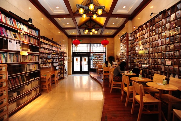 Library - Captain Hostel (Shanghai)
