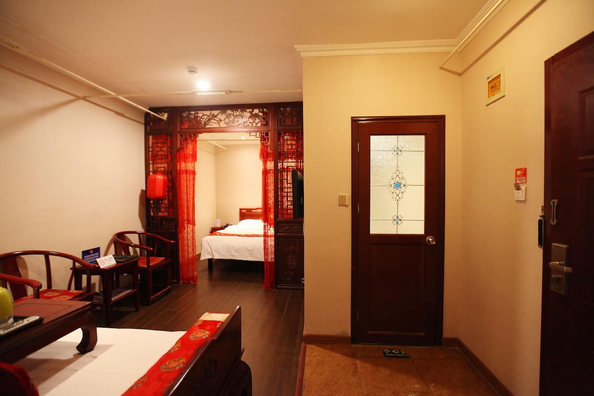 Deluxe Family Suite Room