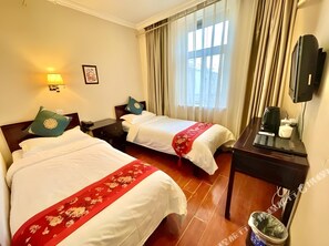 Desk, soundproofing, free WiFi, bed sheets - Beijing Hyde Courtyard Hotel (Beijing)