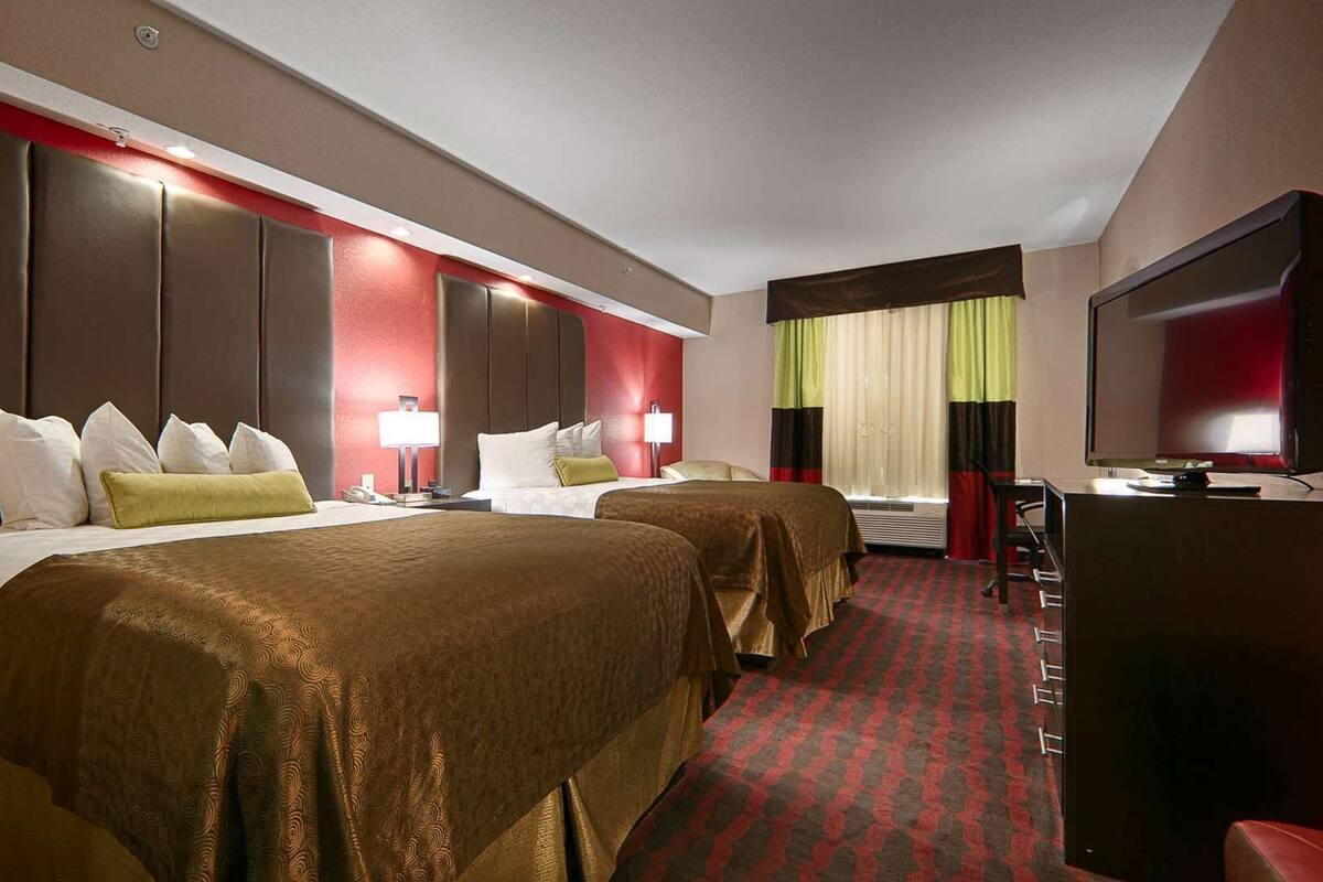 In-room safe, desk, iron/ironing board, WiFi