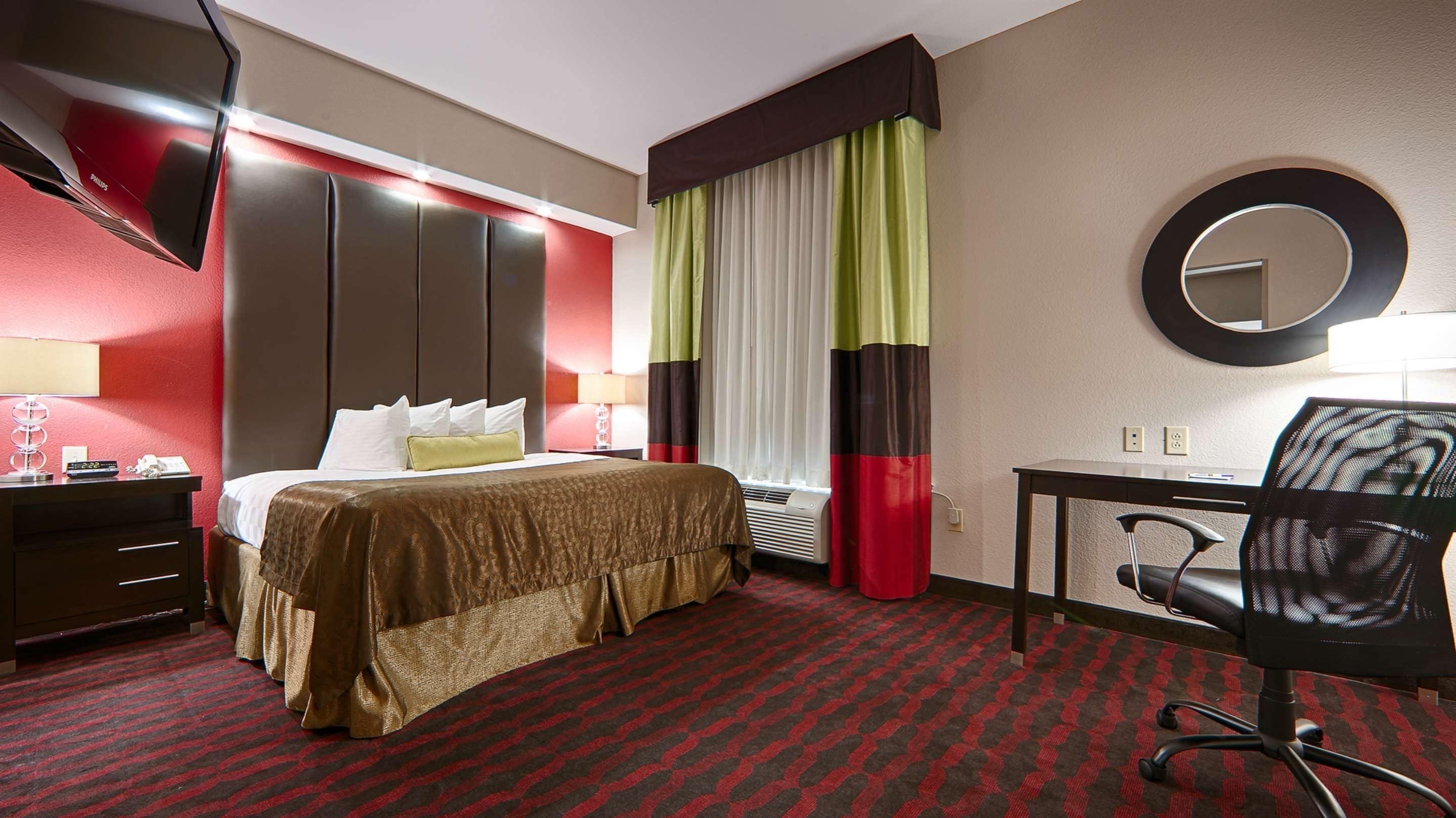 in-room safe, desk, iron/ironing board, wifi