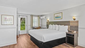 King Woodland Deck | Premium bedding, in-room safe, desk, laptop workspace
