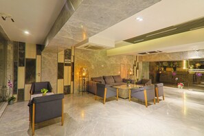 Lobby sitting area - Orchid Hotel Panchgani (Mahabaleshwar)