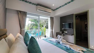 1 bedroom, in-room safe, desk, blackout curtains