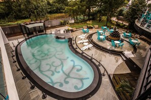 Outdoor pool, sun loungers