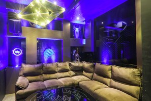 Karaoke room - Orchid Hotel Panchgani (Mahabaleshwar)