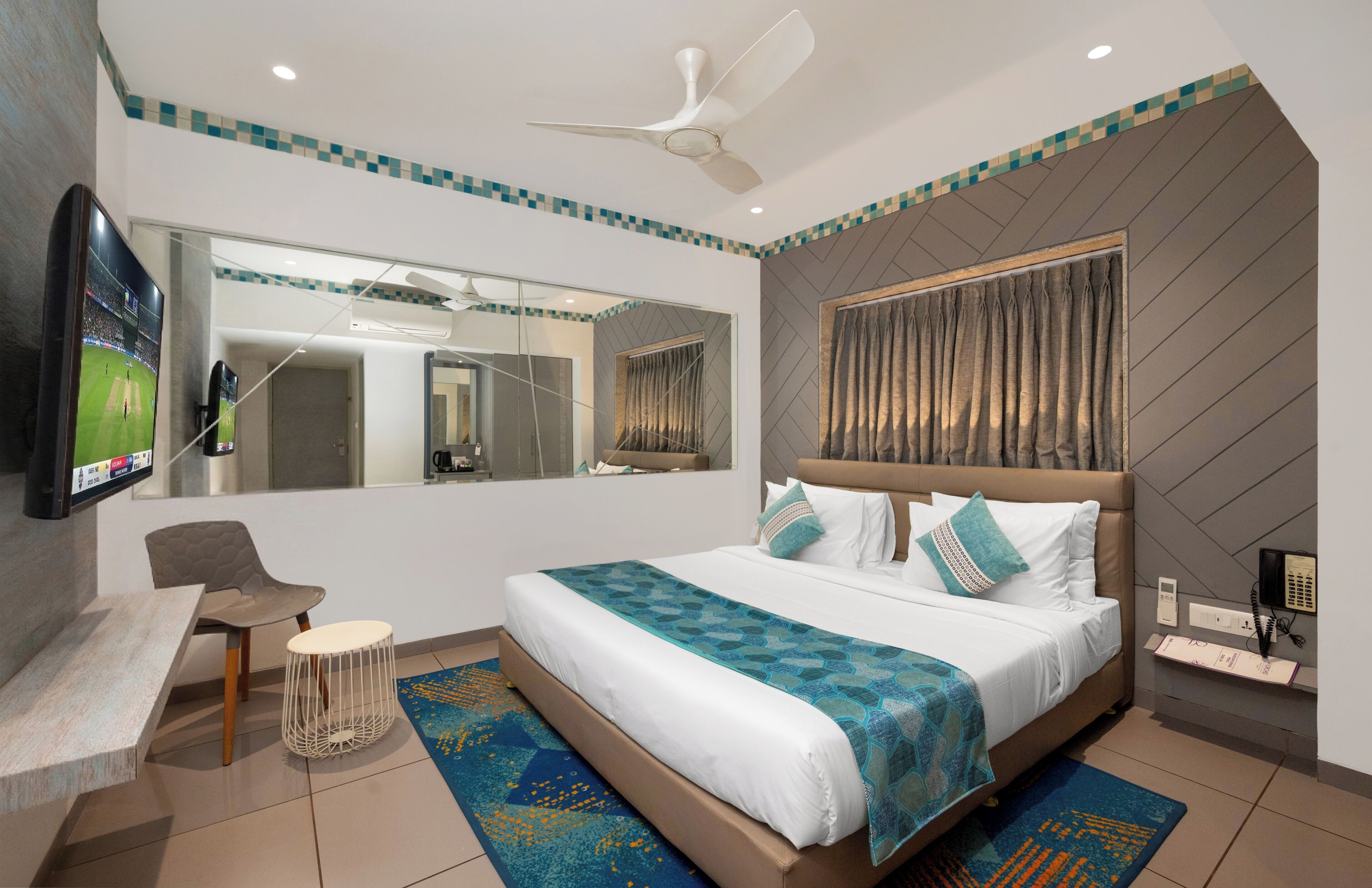 Habitación Deluxe | 1 dormitorio, caja fuerte, escritorio y cortinas opacas